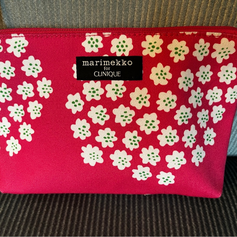 CLINQUE Marimekko Pink Floral Print Cosmetic Bag
